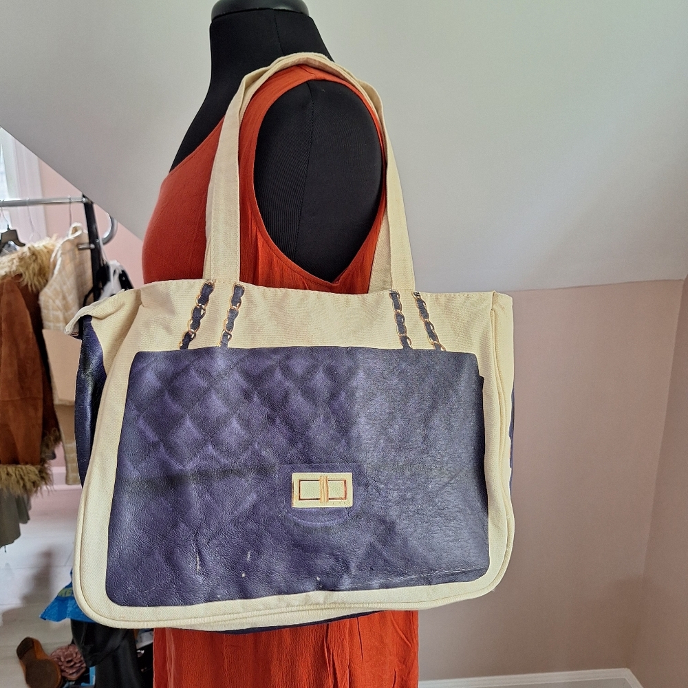 Canvas tote bag with Blue quilted bag trim